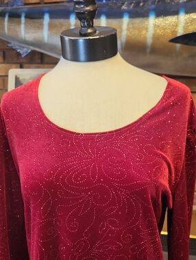 Willi Smith Burgundy Red Velvet Scoop Neck Top Size XL Metallic Design Scrolls
